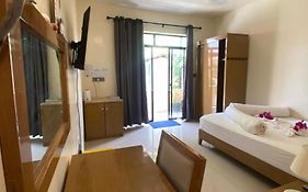 Maavaharu Guest House Himmafushi
